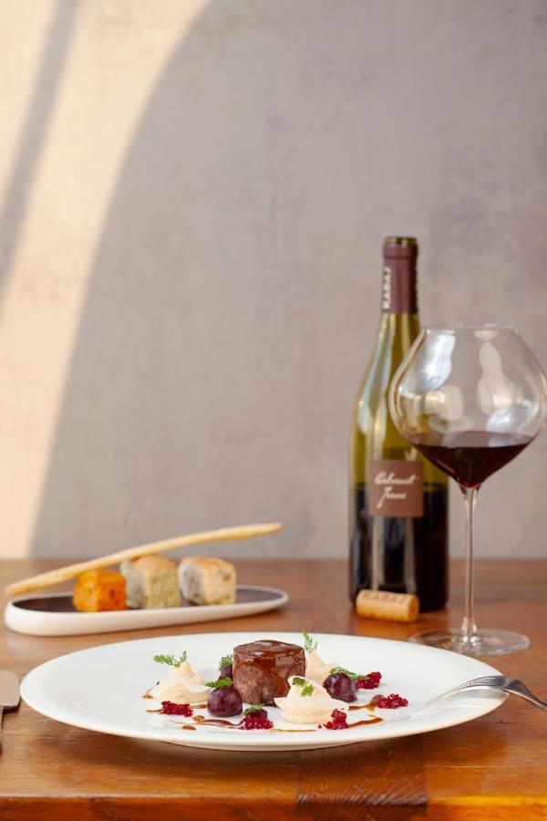 Kabaj Wine & Dine 호텔 도브로보 외부 사진